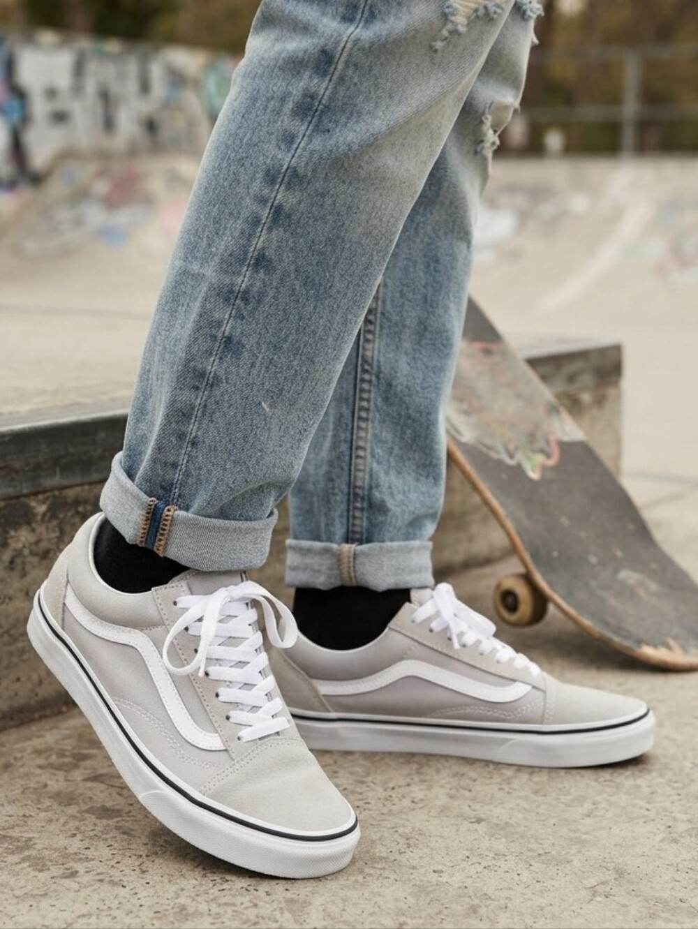 Vans Old Skool Low Top Sneakers Unisex 7 M 8.5 W Light Grey Suede Canvas